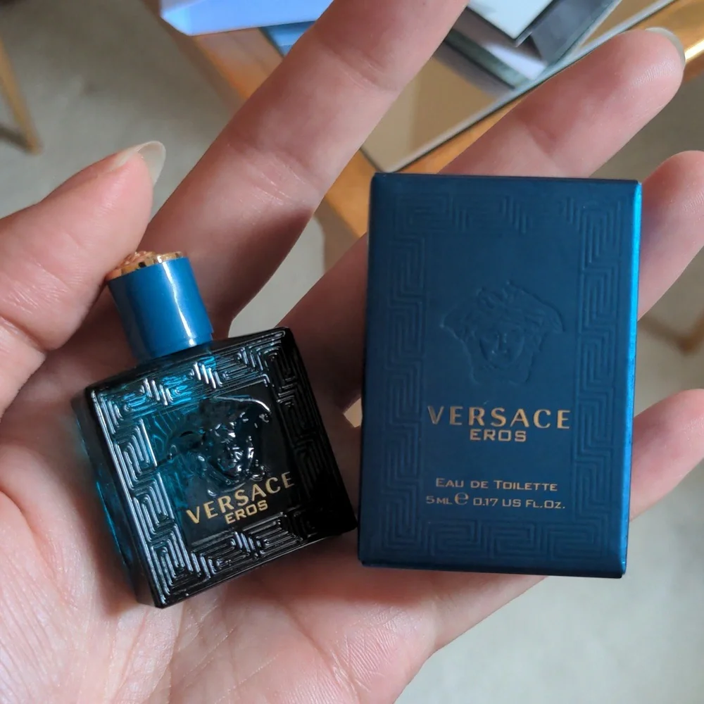 New! 5-Piece Perfume Sample Bundle - Picture 8 of 8